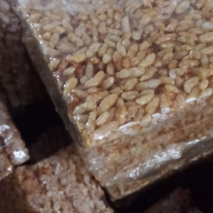 Mamra gud laddu squre shape 1 pack